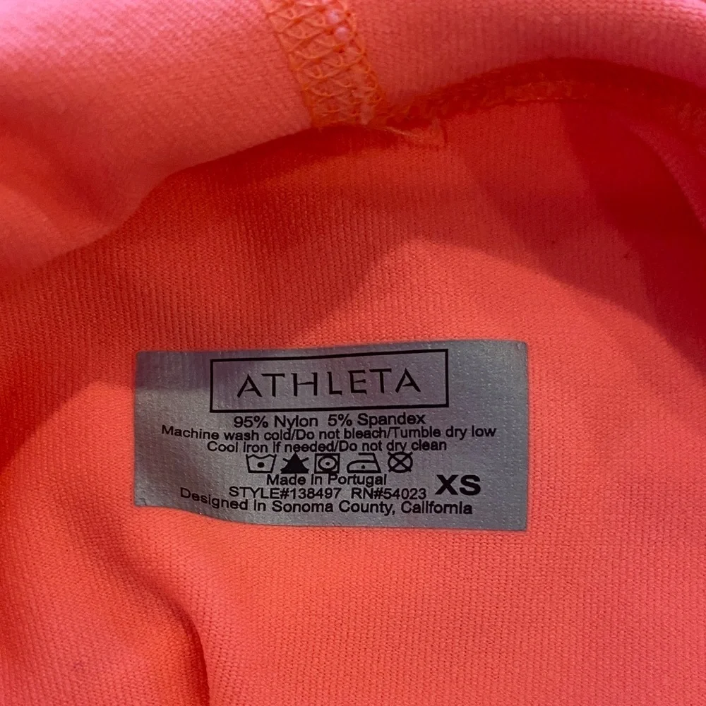 Athleta Coral Long Sleeve Running Top with Hood-  LIKE NEW!!! - Picture 3 of 5
